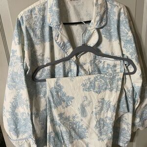 BedHead Women's Blue and White Toile Pajama Set